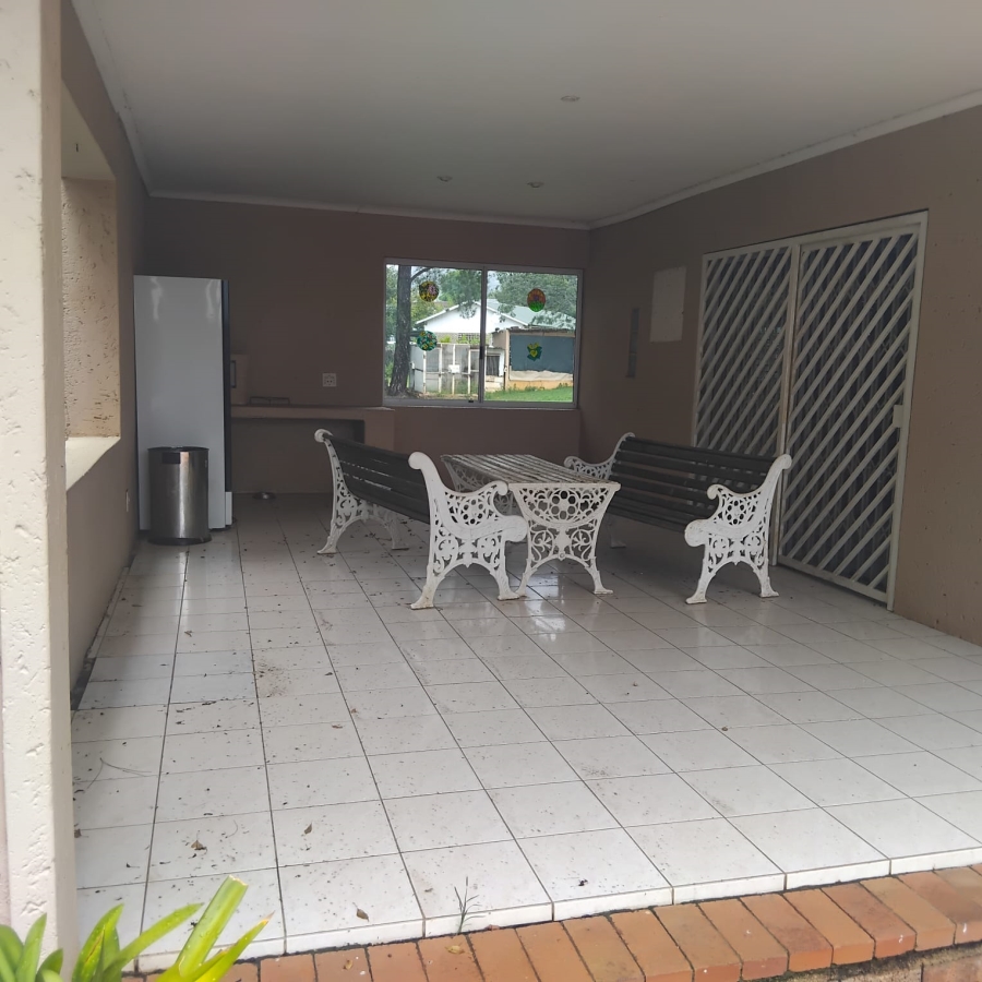 5 Bedroom Property for Sale in Diswilmar A H Gauteng