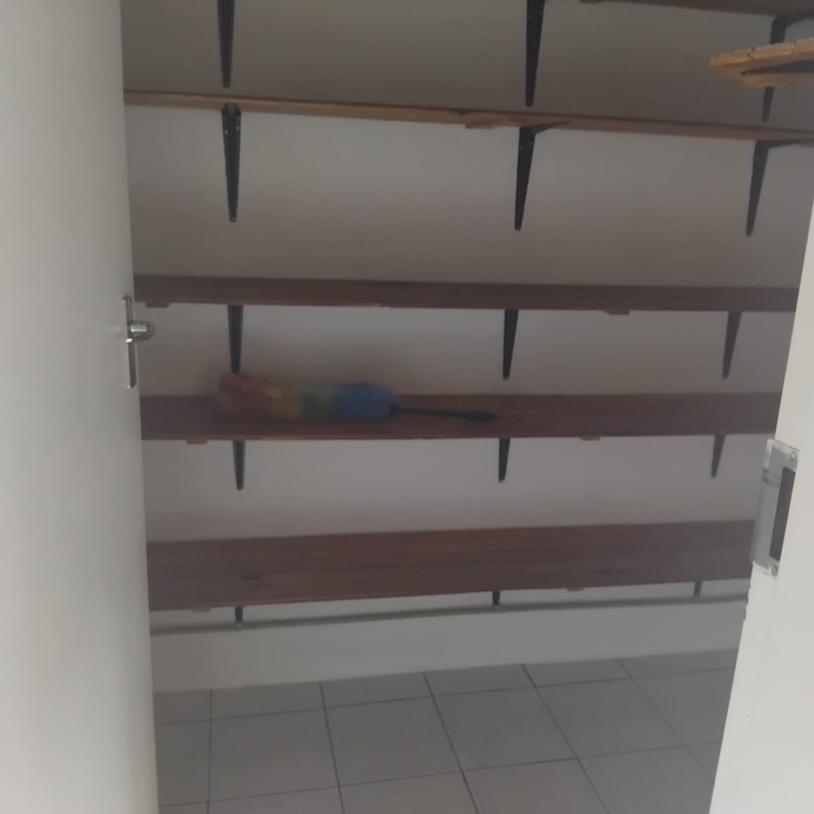 5 Bedroom Property for Sale in Diswilmar A H Gauteng