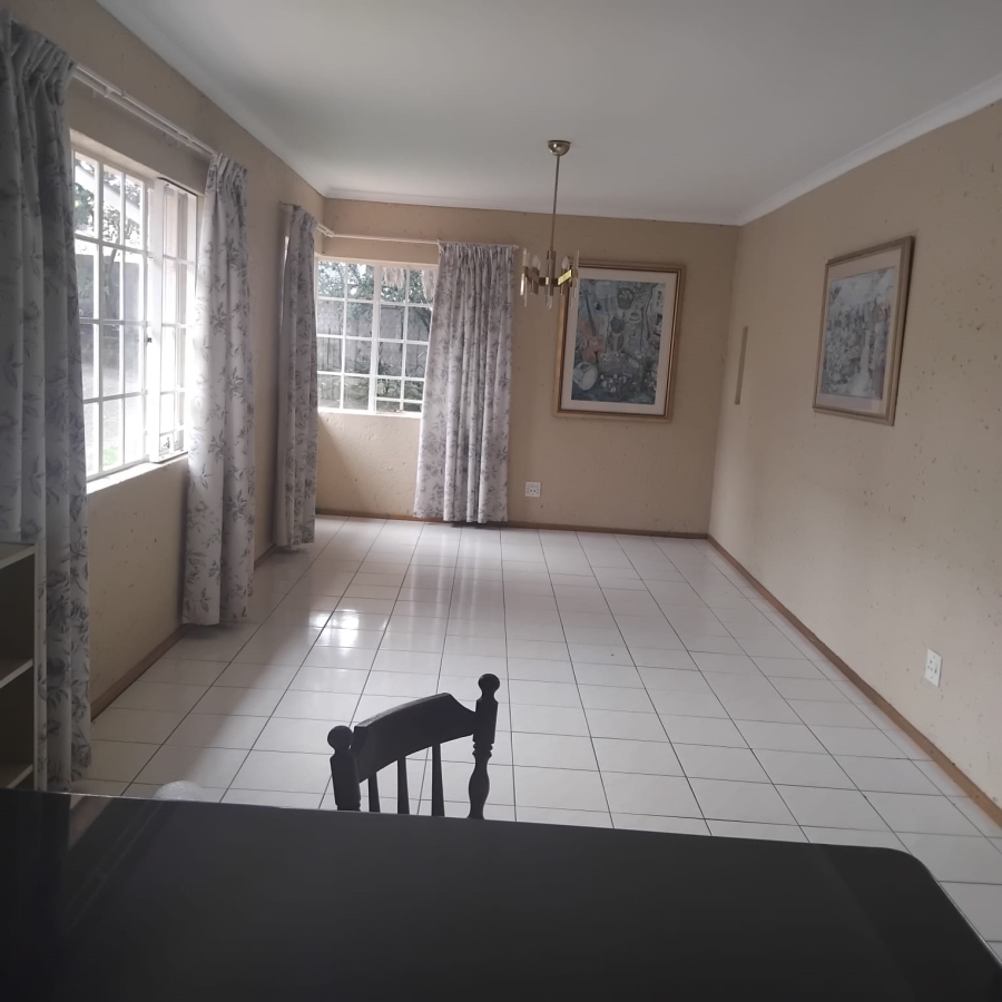 5 Bedroom Property for Sale in Diswilmar A H Gauteng