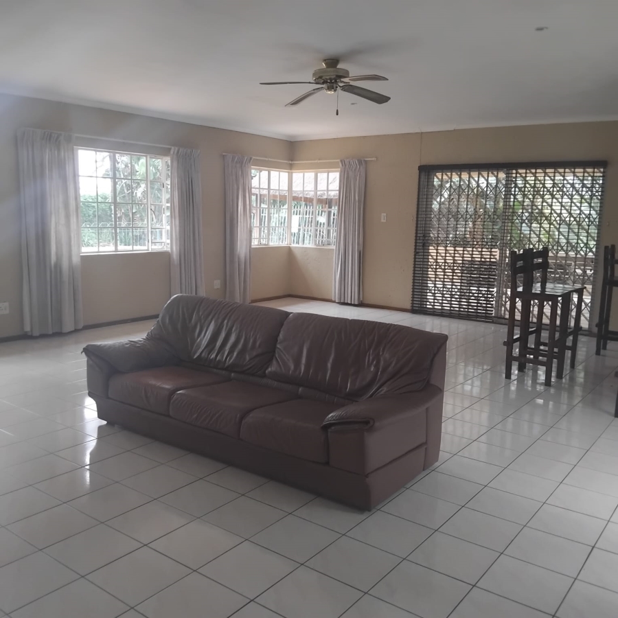 5 Bedroom Property for Sale in Diswilmar A H Gauteng
