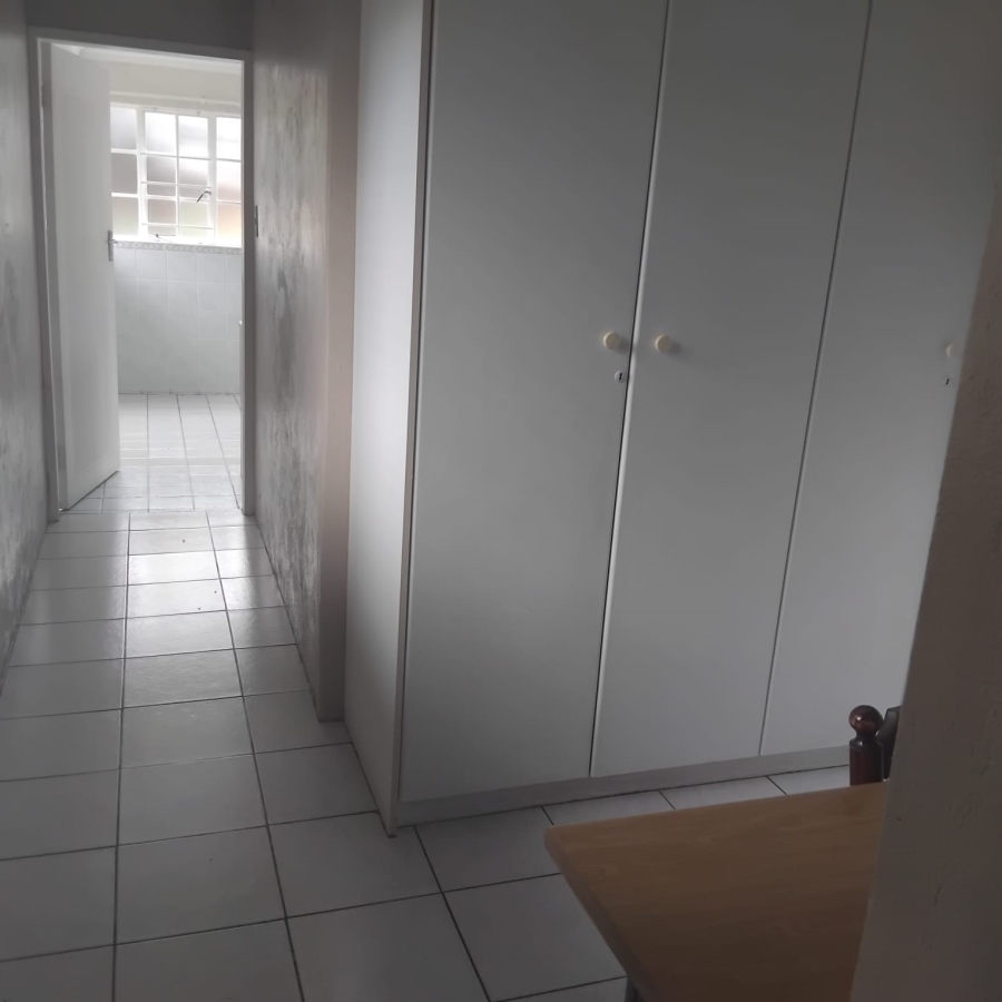 5 Bedroom Property for Sale in Diswilmar A H Gauteng