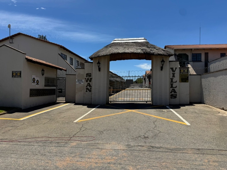 2 Bedroom Property for Sale in Greenhills Gauteng