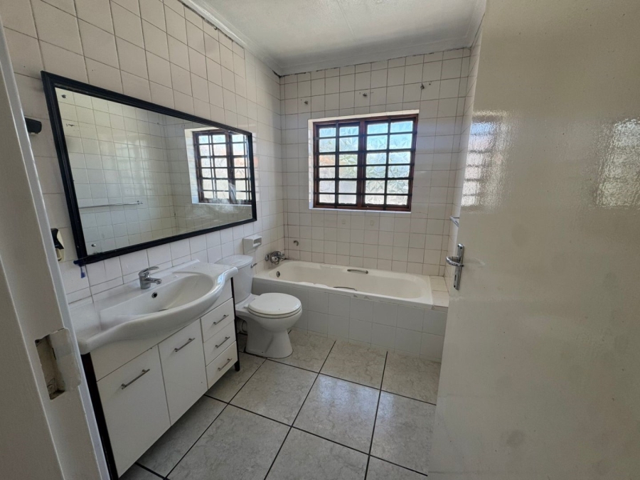 2 Bedroom Property for Sale in Greenhills Gauteng