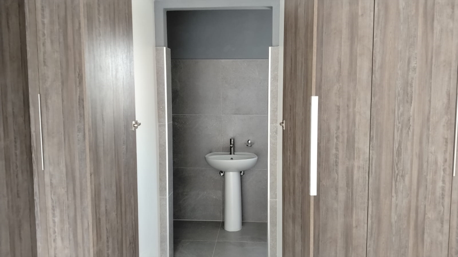 3 Bedroom Property for Sale in Greenhills Gauteng