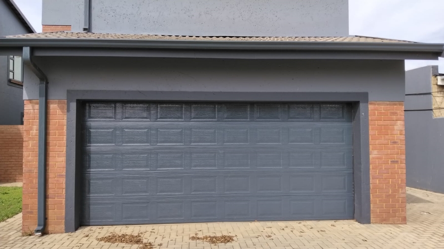 3 Bedroom Property for Sale in Greenhills Gauteng