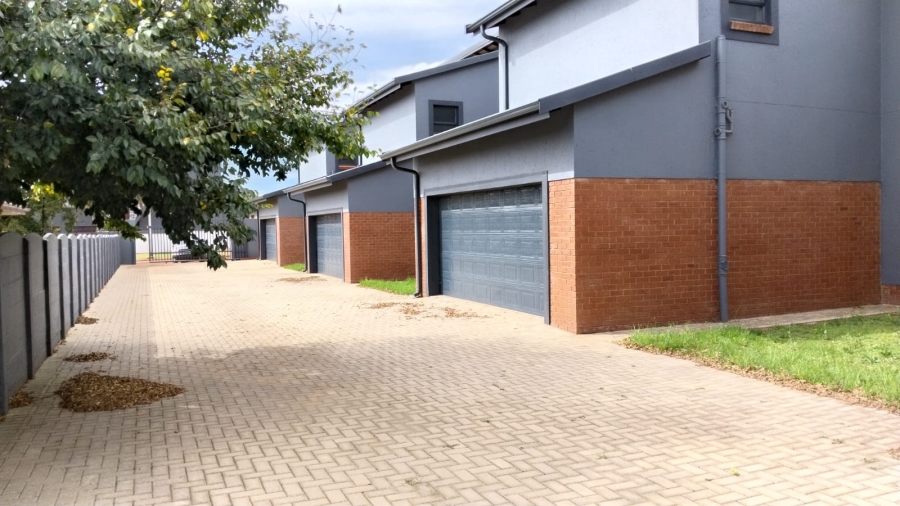 3 Bedroom Property for Sale in Greenhills Gauteng