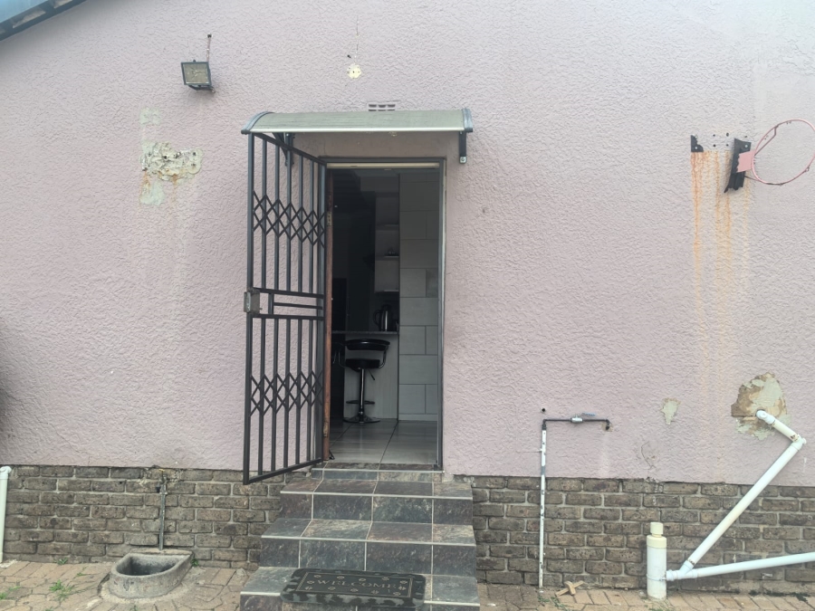 4 Bedroom Property for Sale in Witpoortjie Gauteng