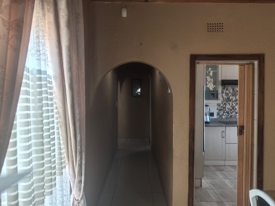 4 Bedroom Property for Sale in Witpoortjie Gauteng