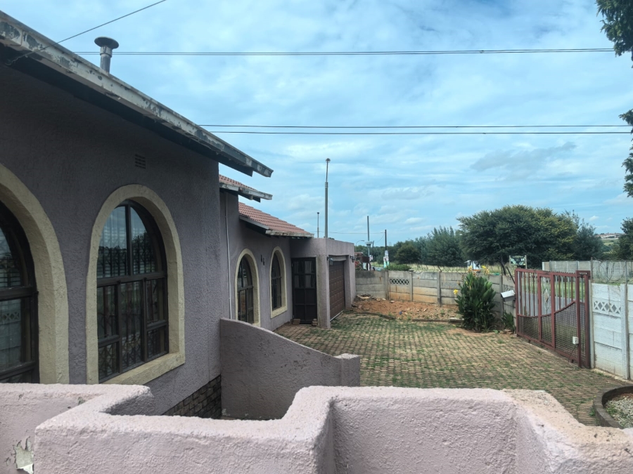 4 Bedroom Property for Sale in Witpoortjie Gauteng