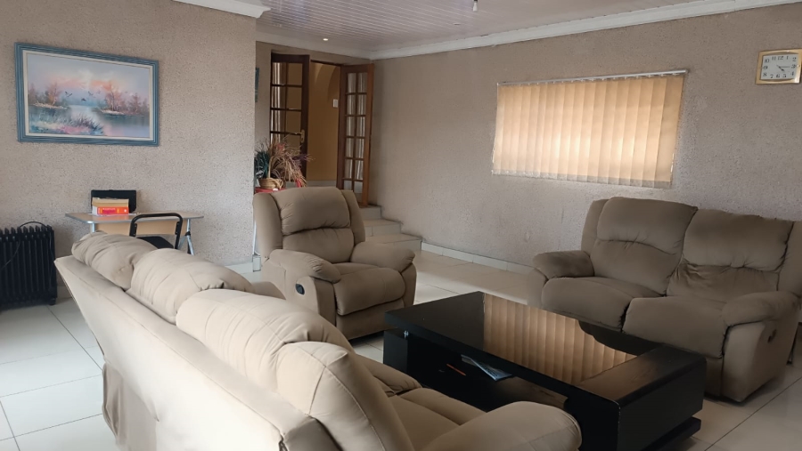 4 Bedroom Property for Sale in Witpoortjie Gauteng