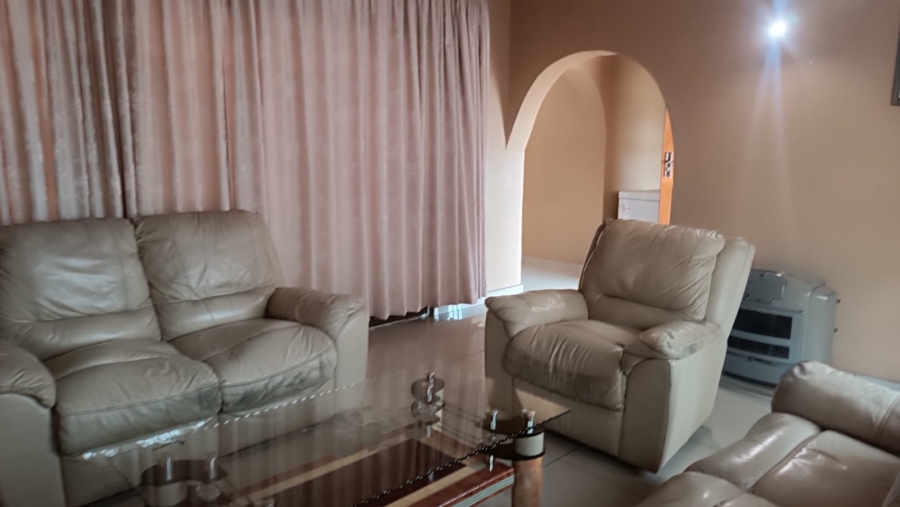 4 Bedroom Property for Sale in Witpoortjie Gauteng