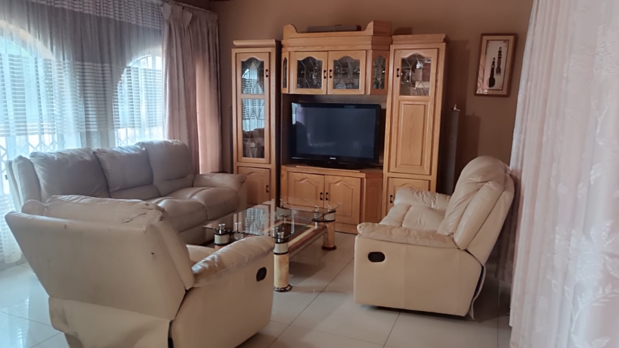 4 Bedroom Property for Sale in Witpoortjie Gauteng