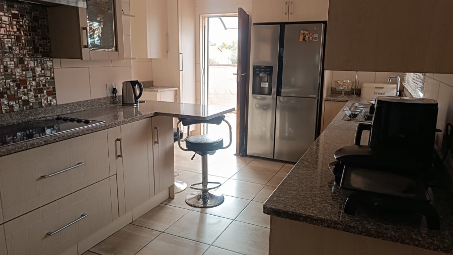 4 Bedroom Property for Sale in Witpoortjie Gauteng