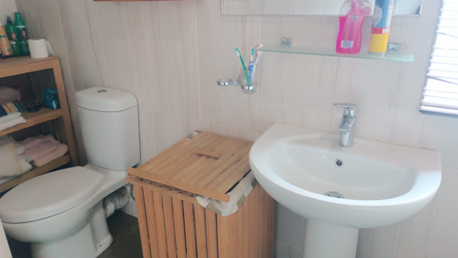 4 Bedroom Property for Sale in Witpoortjie Gauteng