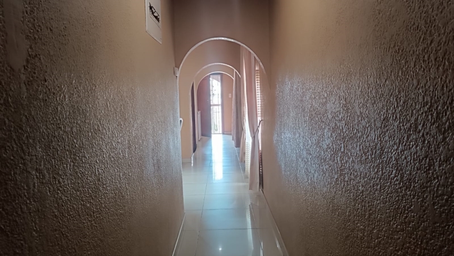 4 Bedroom Property for Sale in Witpoortjie Gauteng