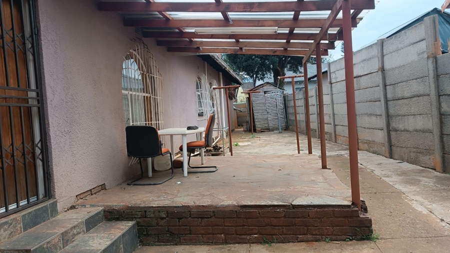 4 Bedroom Property for Sale in Witpoortjie Gauteng