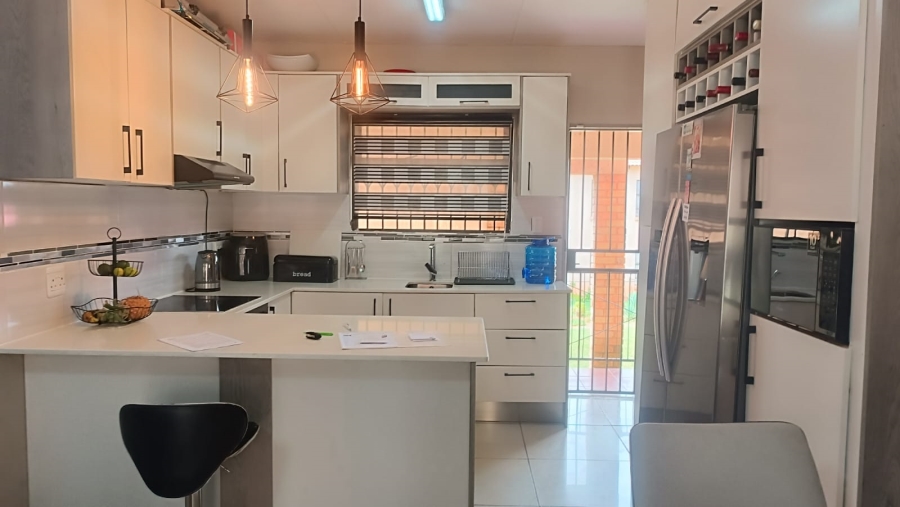 3 Bedroom Property for Sale in Groblerpark Gauteng