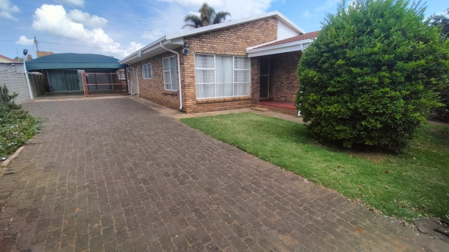 3 Bedroom Property for Sale in Randpoort Gauteng