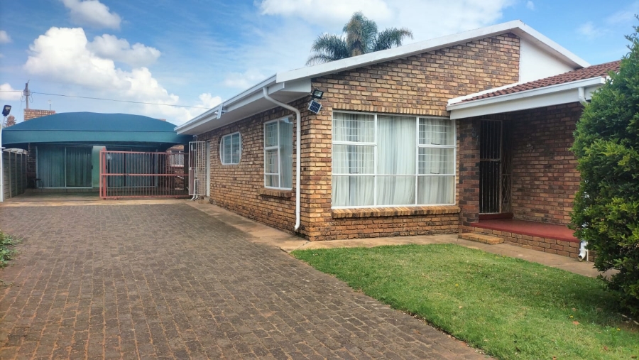 3 Bedroom Property for Sale in Randpoort Gauteng