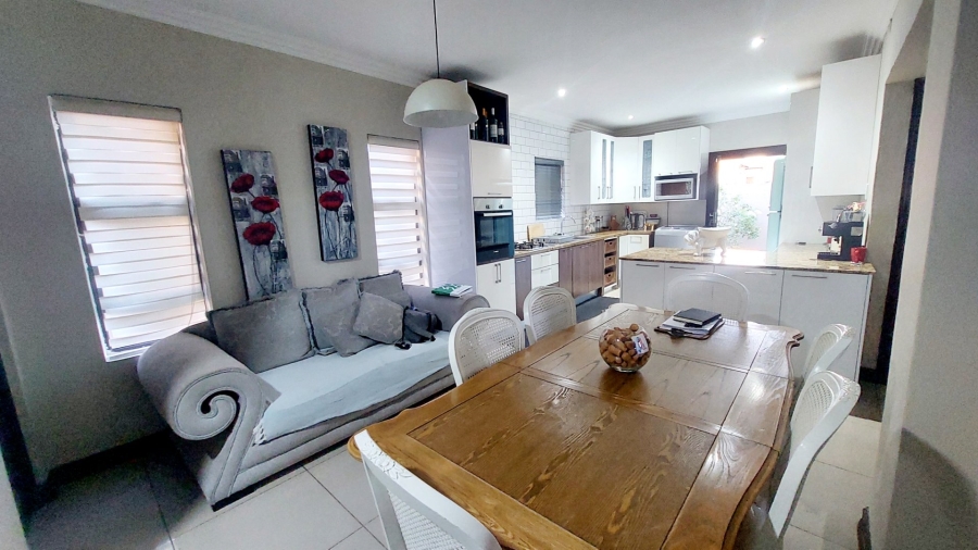 3 Bedroom Property for Sale in Wildtuinpark Gauteng