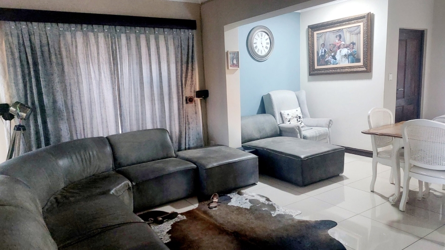 3 Bedroom Property for Sale in Wildtuinpark Gauteng