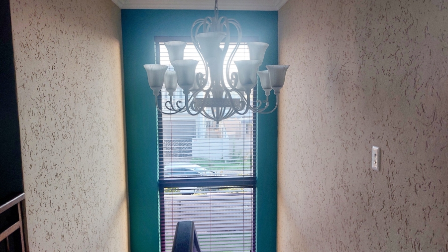 3 Bedroom Property for Sale in Wildtuinpark Gauteng