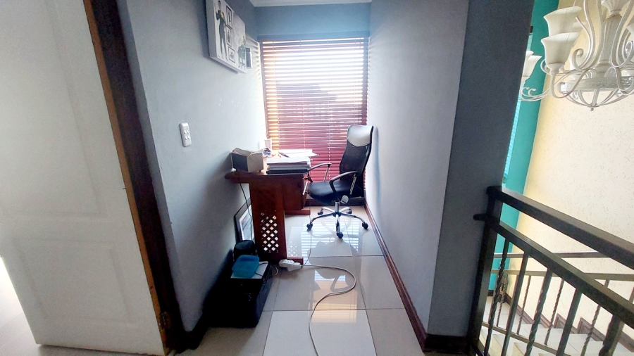 3 Bedroom Property for Sale in Wildtuinpark Gauteng