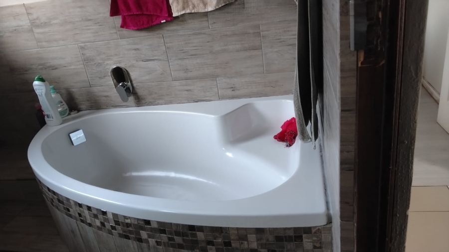 3 Bedroom Property for Sale in Wildtuinpark Gauteng