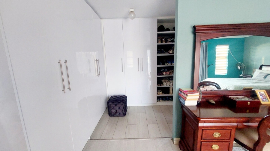 3 Bedroom Property for Sale in Wildtuinpark Gauteng