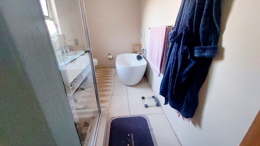 3 Bedroom Property for Sale in Wildtuinpark Gauteng