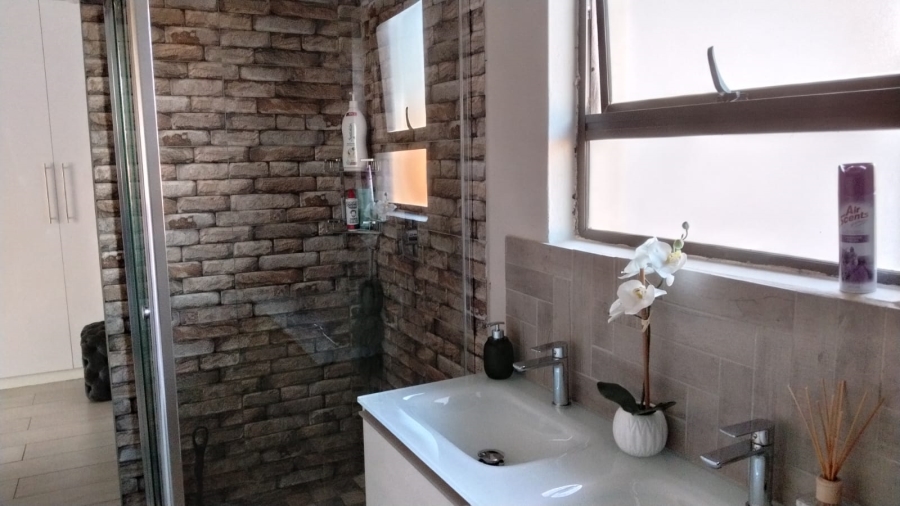 3 Bedroom Property for Sale in Wildtuinpark Gauteng