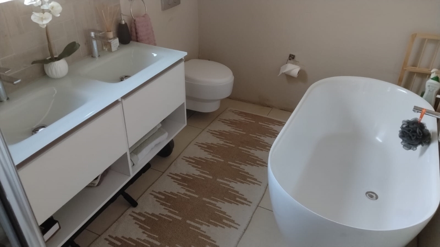 3 Bedroom Property for Sale in Wildtuinpark Gauteng