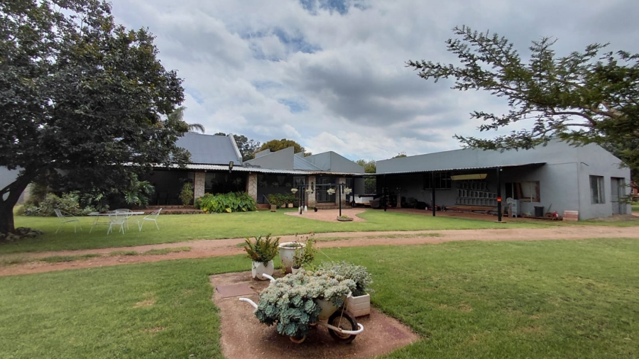3 Bedroom Property for Sale in Tarlton Gauteng
