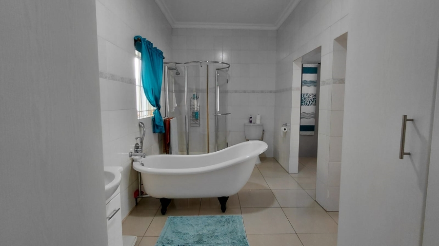 3 Bedroom Property for Sale in Tarlton Gauteng