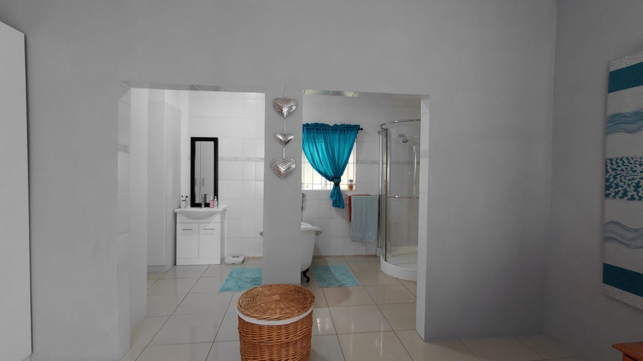 3 Bedroom Property for Sale in Tarlton Gauteng