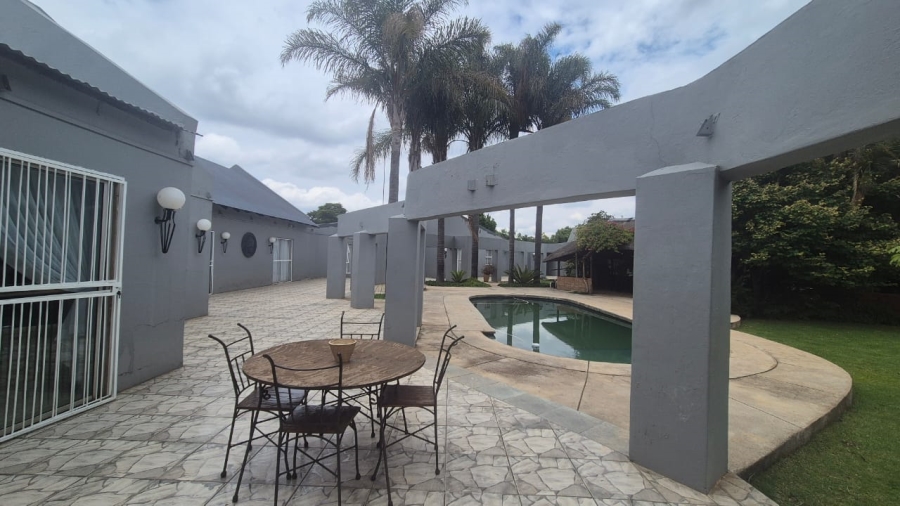 3 Bedroom Property for Sale in Tarlton Gauteng
