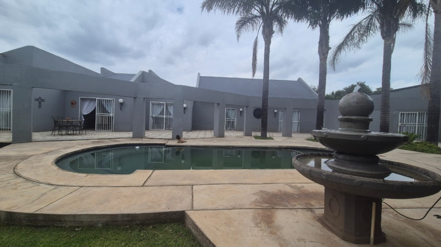 3 Bedroom Property for Sale in Tarlton Gauteng