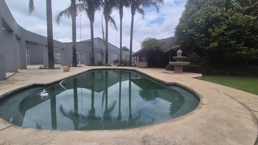 3 Bedroom Property for Sale in Tarlton Gauteng