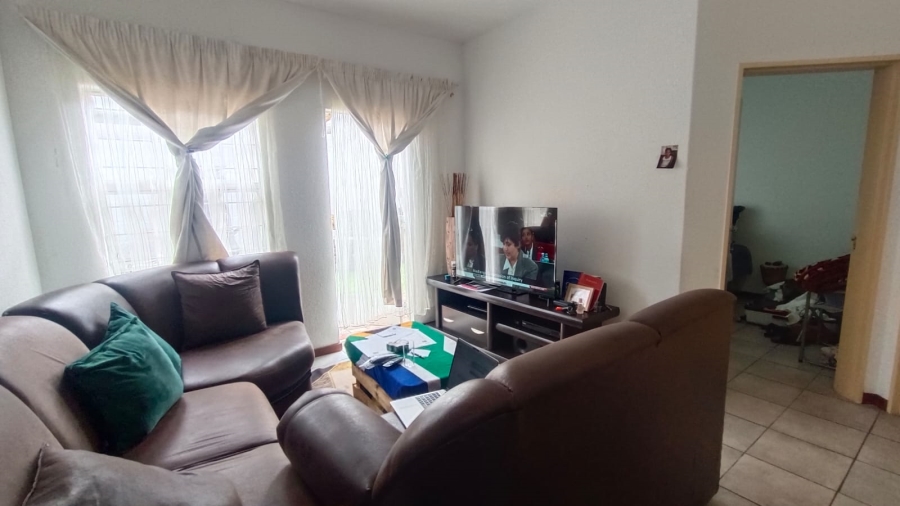 2 Bedroom Property for Sale in Aureus Gauteng