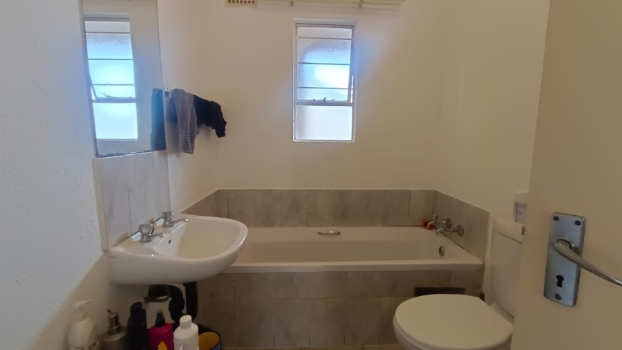 2 Bedroom Property for Sale in Aureus Gauteng