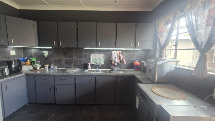 4 Bedroom Property for Sale in Randgate Gauteng