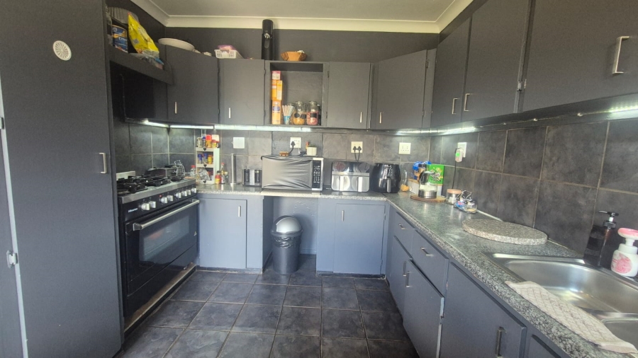 4 Bedroom Property for Sale in Randgate Gauteng