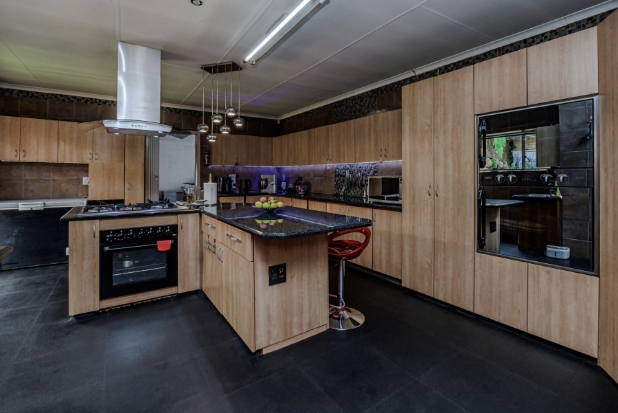 4 Bedroom Property for Sale in Wilro Park Gauteng