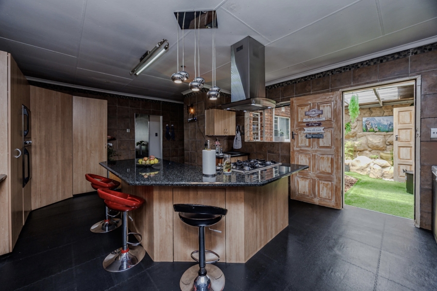 4 Bedroom Property for Sale in Wilro Park Gauteng