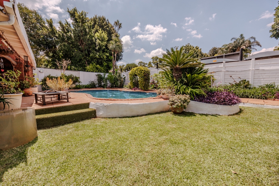 4 Bedroom Property for Sale in Wilro Park Gauteng
