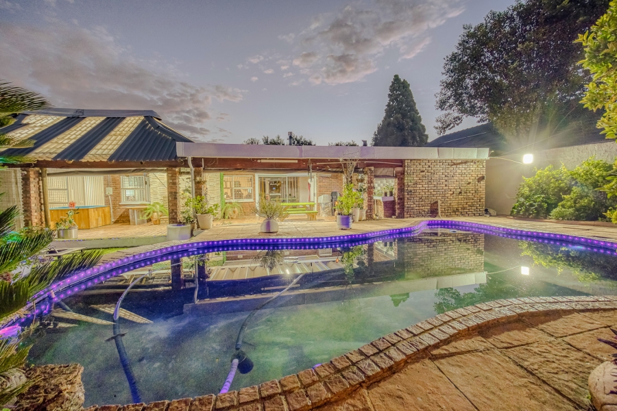 4 Bedroom Property for Sale in Wilro Park Gauteng