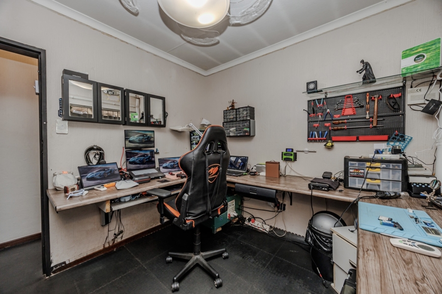 4 Bedroom Property for Sale in Wilro Park Gauteng