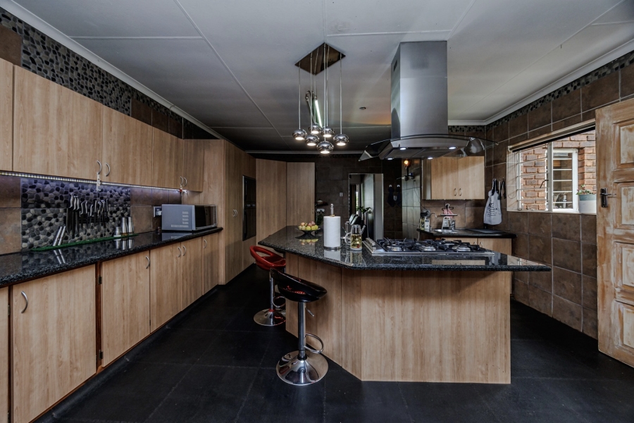 4 Bedroom Property for Sale in Wilro Park Gauteng