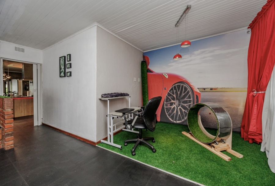 4 Bedroom Property for Sale in Wilro Park Gauteng