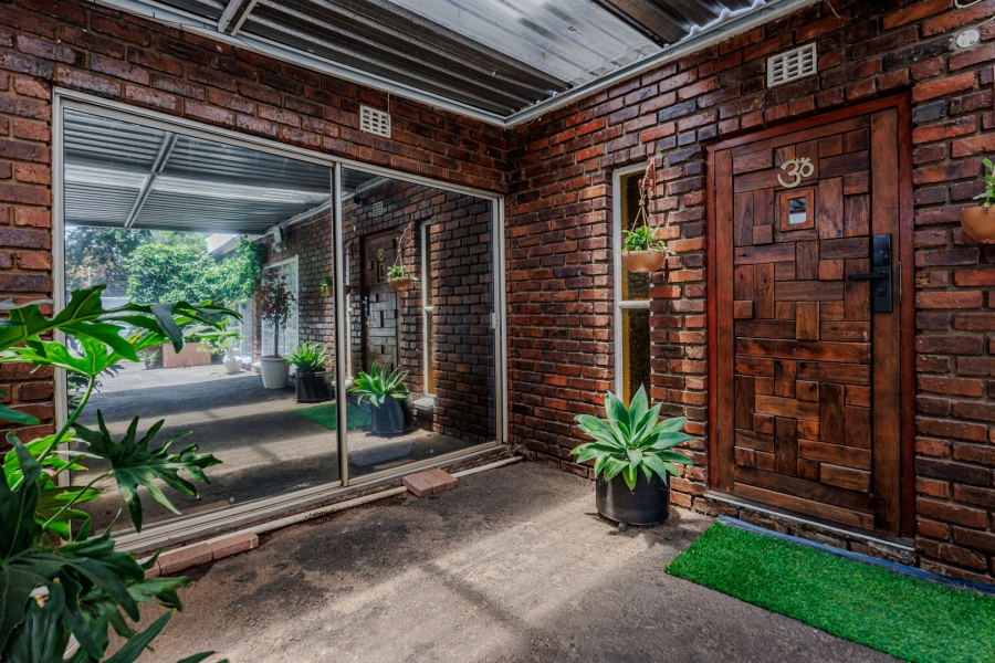 4 Bedroom Property for Sale in Wilro Park Gauteng